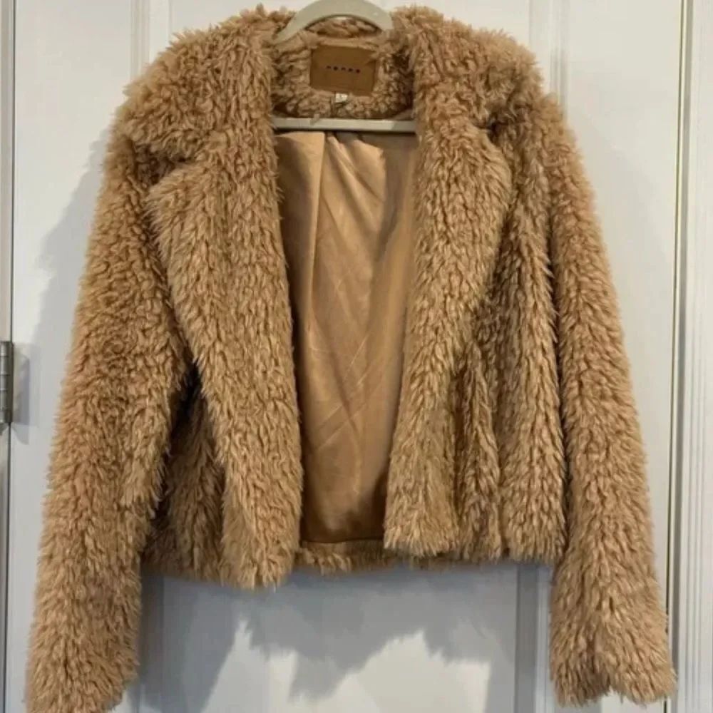 BlankNYC Tan Faux Fur Teddy Cropped Open-Front Jacket